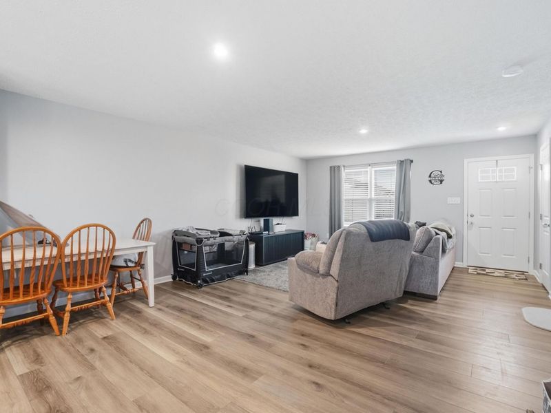 207 Chesapeake Circle, Springfield, OH 45505 Photo 7