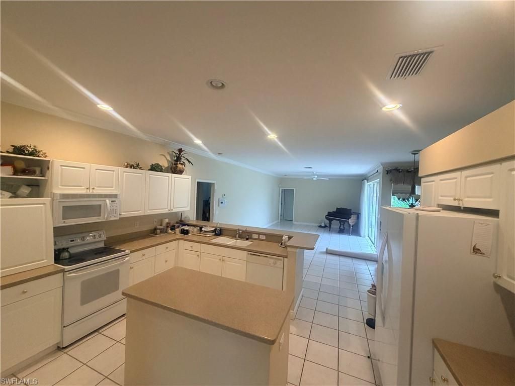 1462 Friendship Walkway, Fort Myers, FL 33901 Photo