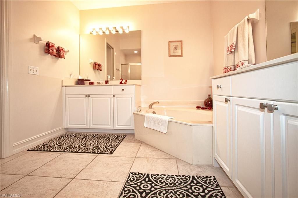 825 Bentwater Cir, Unit 101, Naples, FL 34108 Photo