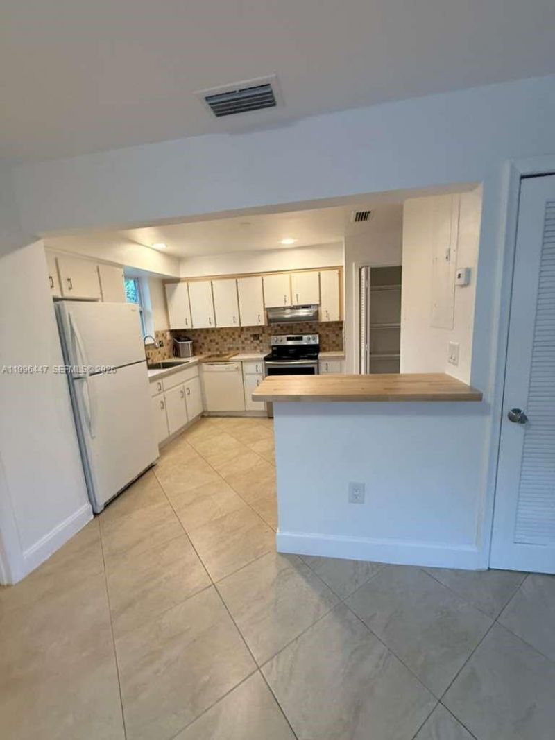 325 NE 131st St, Unit A, North Miami, FL 33161 Photo