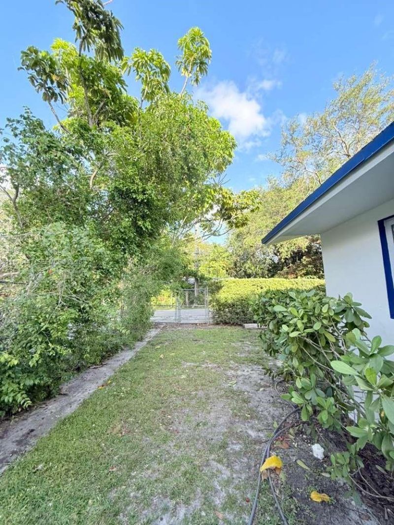 325 NE 131st St, Unit A, North Miami, FL 33161 Photo