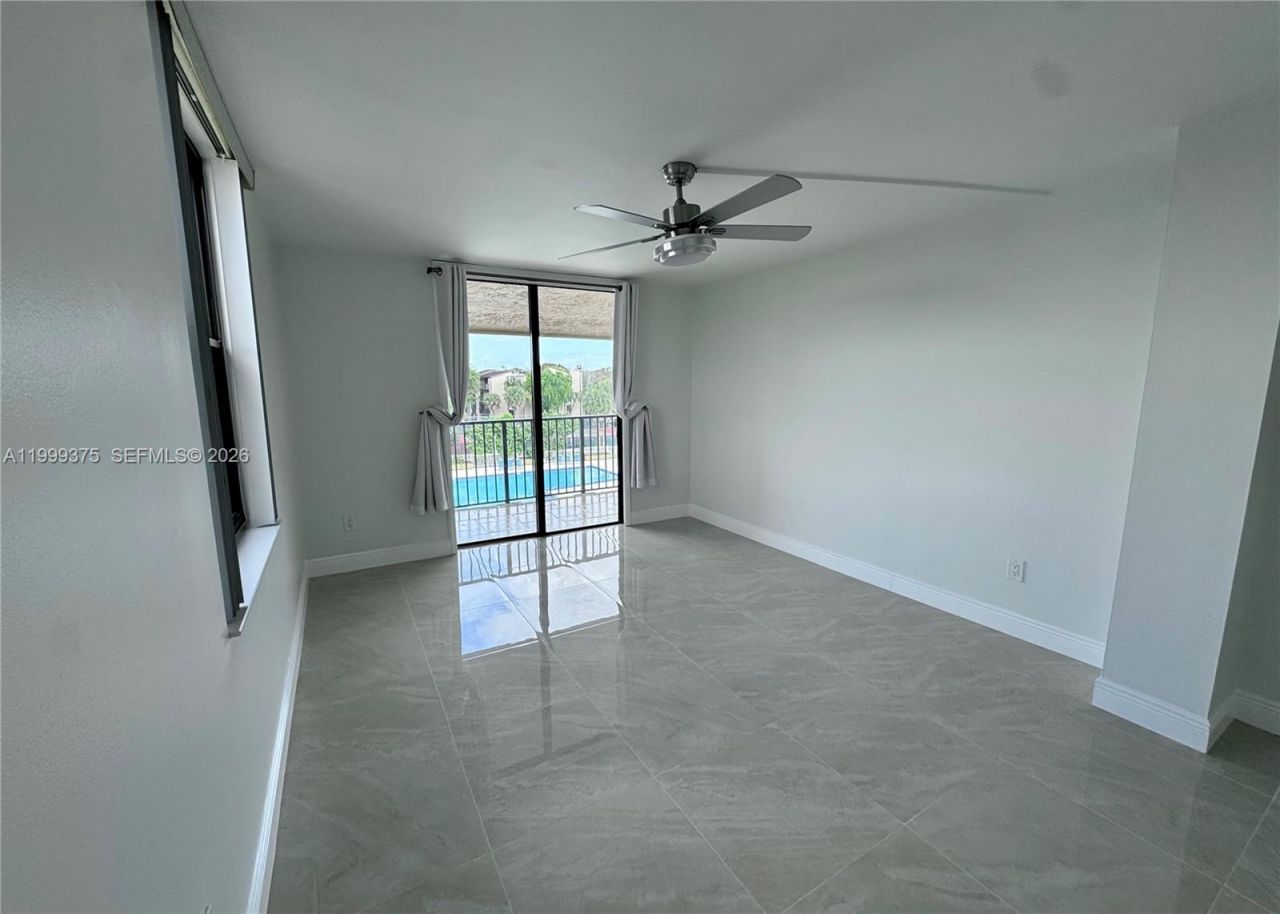 14415 N Kendall Dr, Unit 405G, Miami, FL 33186 Photo