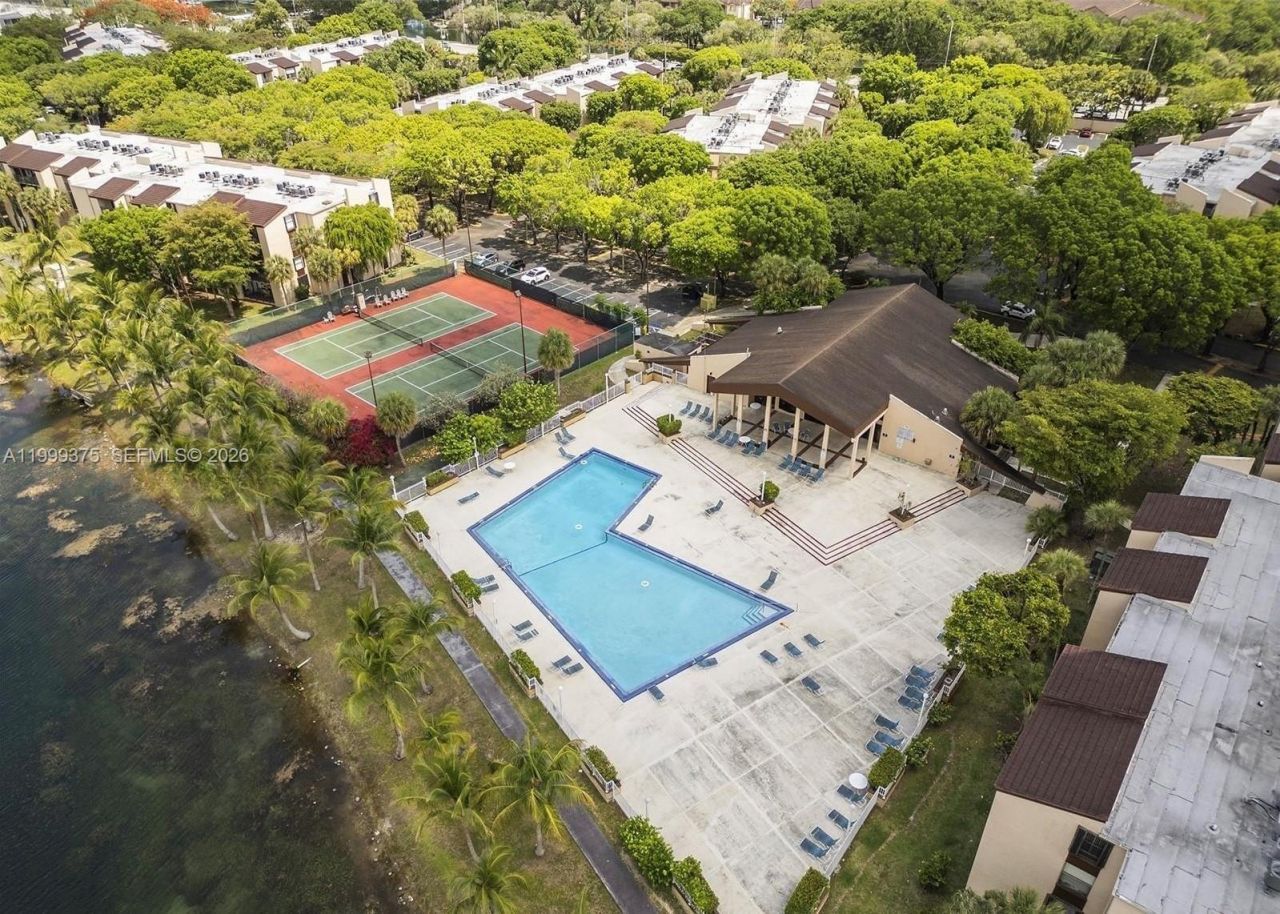 14415 N Kendall Dr, Unit 405G, Miami, FL 33186 Photo