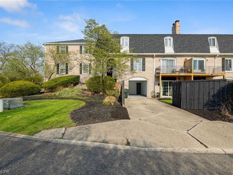 824 S Chillicothe Road, Unit 5, Aurora, OH 44202 Photo 2