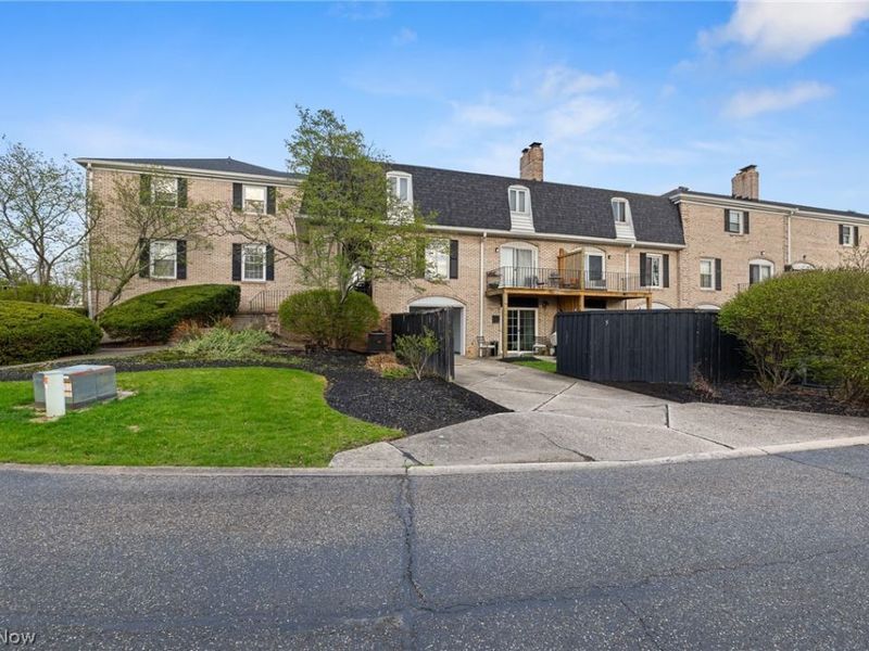 824 S Chillicothe Road, Unit 5, Aurora, OH 44202 Photo 3