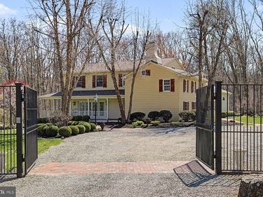 1722 RINGING ROCKS ROAD, UPPER BLACK EDDY, PA 18972