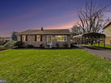 7833 DEWEY DRIVE, HARRISBURG, PA 17112