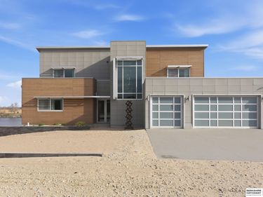 1007 N Shore Drive, Schuyler, NE 68661