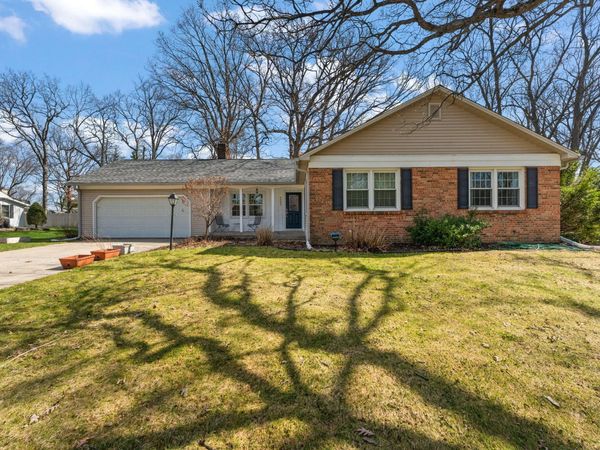 4002 Sleighbell Lane , Valparaiso, IN 46383