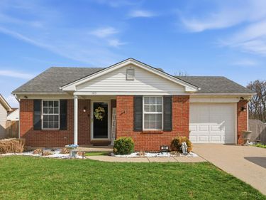 105 Charmac Road, Versailles, KY 40383