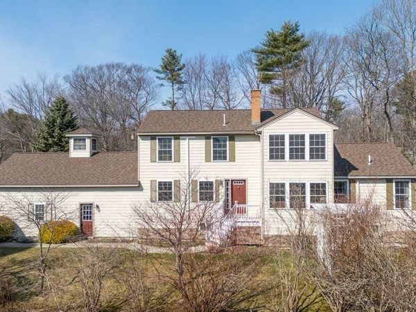 2 Courtlynn Circle, Saco, ME 04072