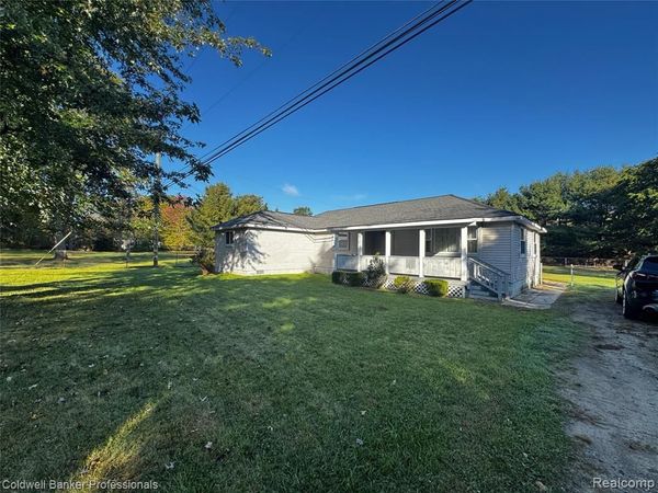 904 Rowland Road, Leonard Vlg, MI 48367