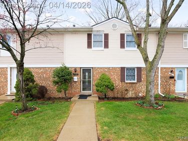 933 Kirts Boulevard, Troy, MI 48084