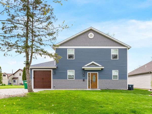 9821 N Marine Key Drive, Syracuse, IN 46567