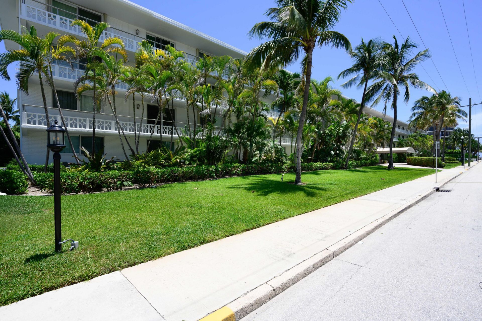 139 Sunrise Avenue, Unit 102, Palm Beach, FL 33480 Photo