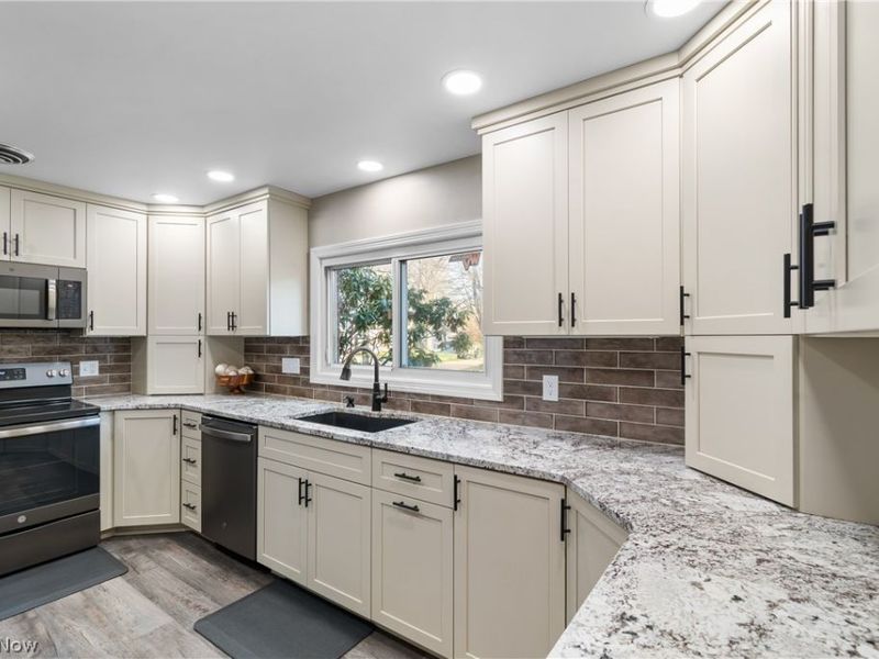 1807 Wicliff Avenue NE, Massillon, OH 44646 Photo 11