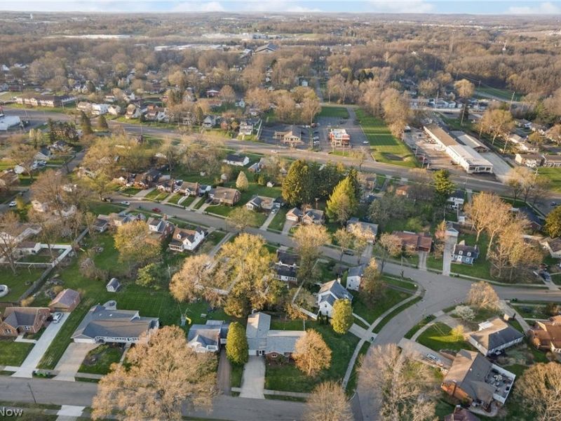 1807 Wicliff Avenue NE, Massillon, OH 44646 Photo 2