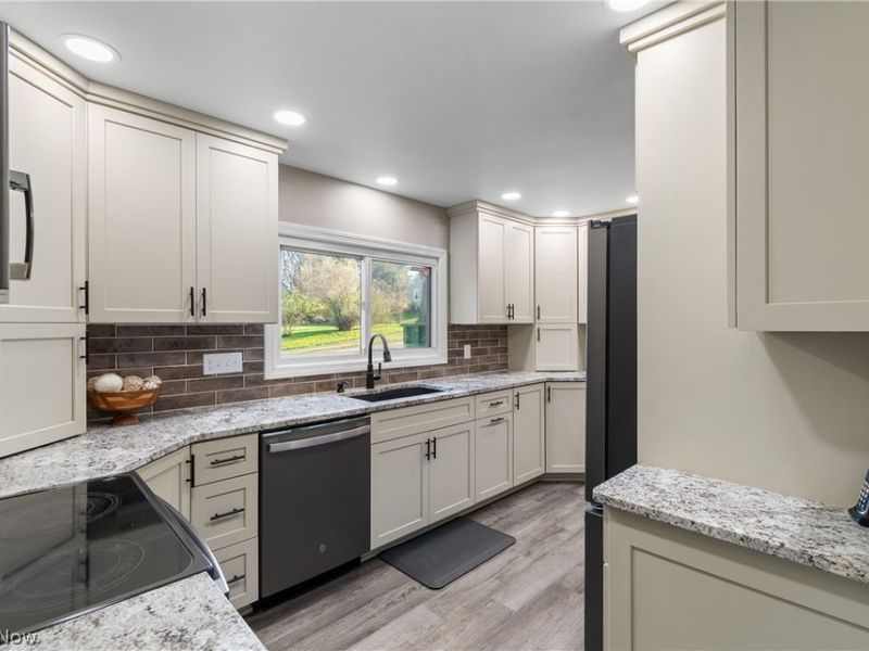 1807 Wicliff Avenue NE, Massillon, OH 44646 Photo 7