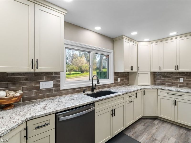 1807 Wicliff Avenue NE, Massillon, OH 44646 Photo 8