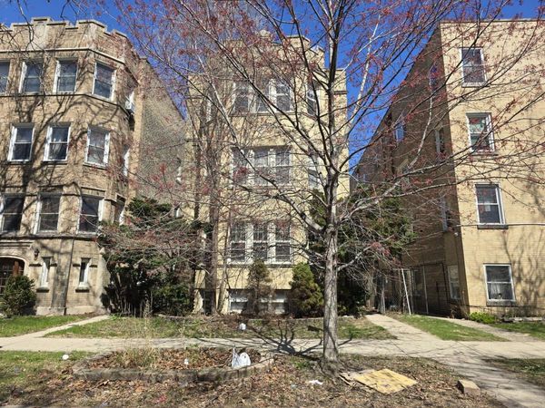 2206 W Highland Avenue , Chicago, IL 60659