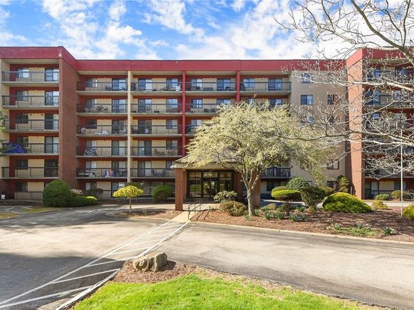 1987 Centurion Dr, Unit L13, Pittsburgh, PA 15221