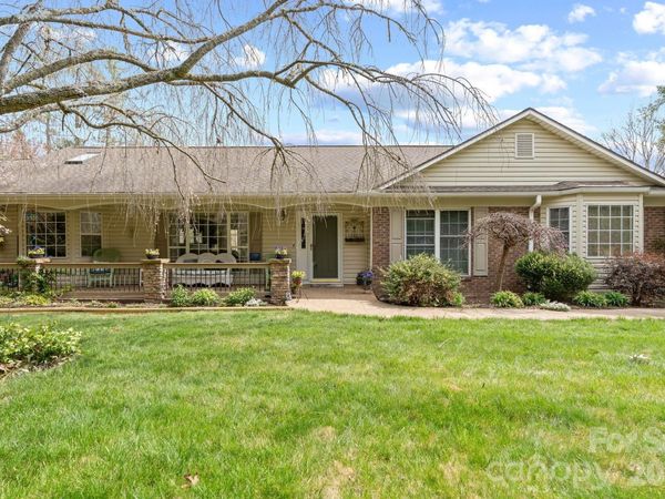 432 Hunters Glen Lane, Hendersonville, NC 28739