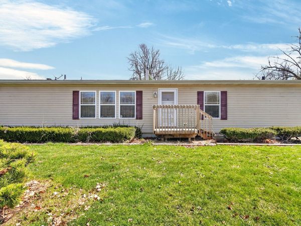 313 Market Avenue NW, Mitchellville, IA 50169