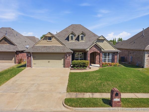 3711 W 110th Street S, Jenks, OK 74037