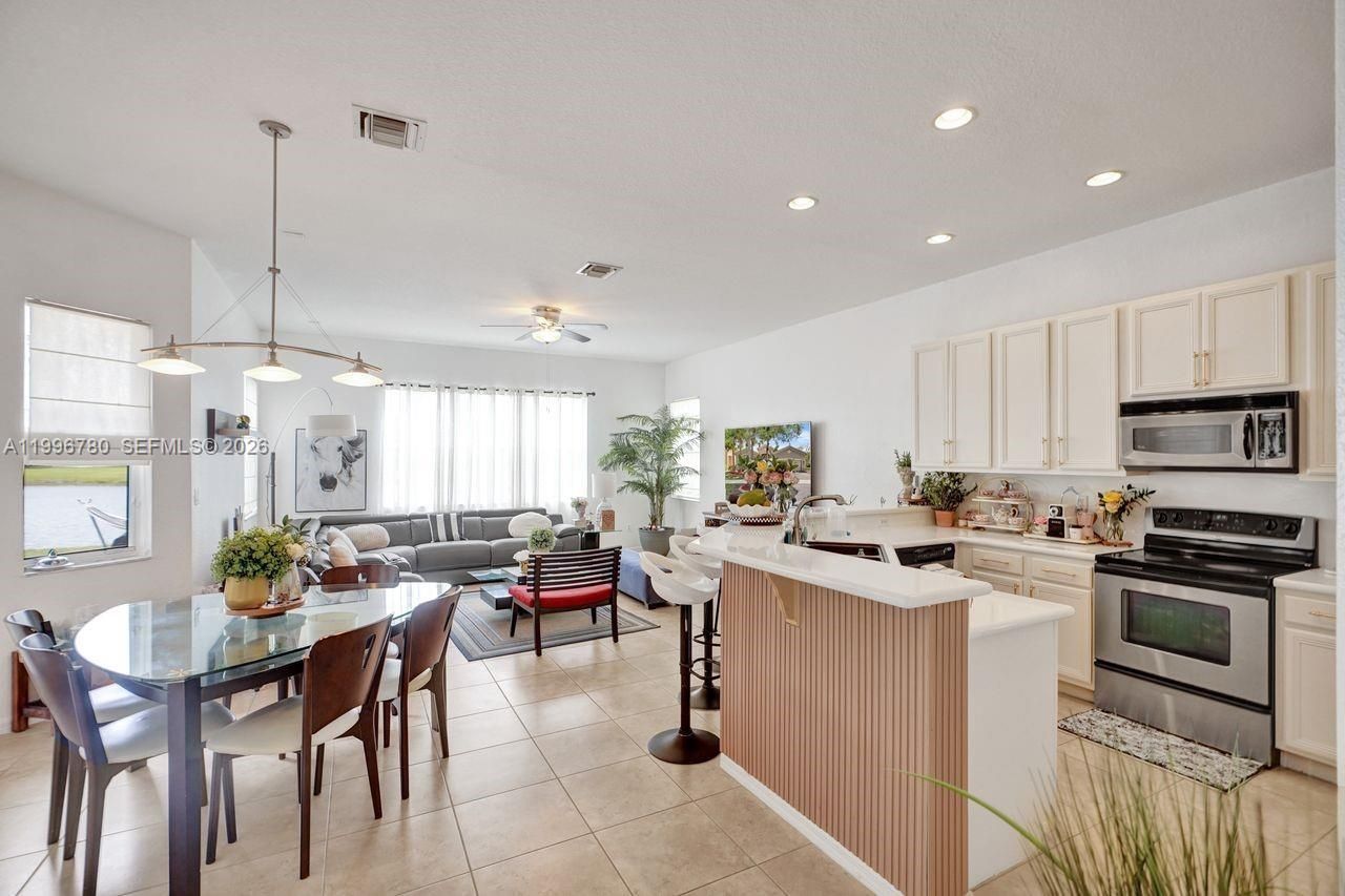 3982 W Whitewater Ave , Weston, FL 33332 Photo