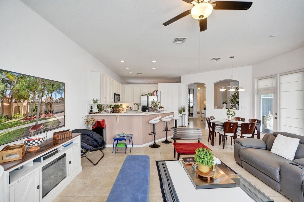 3982 W Whitewater Ave , Weston, FL 33332 Photo