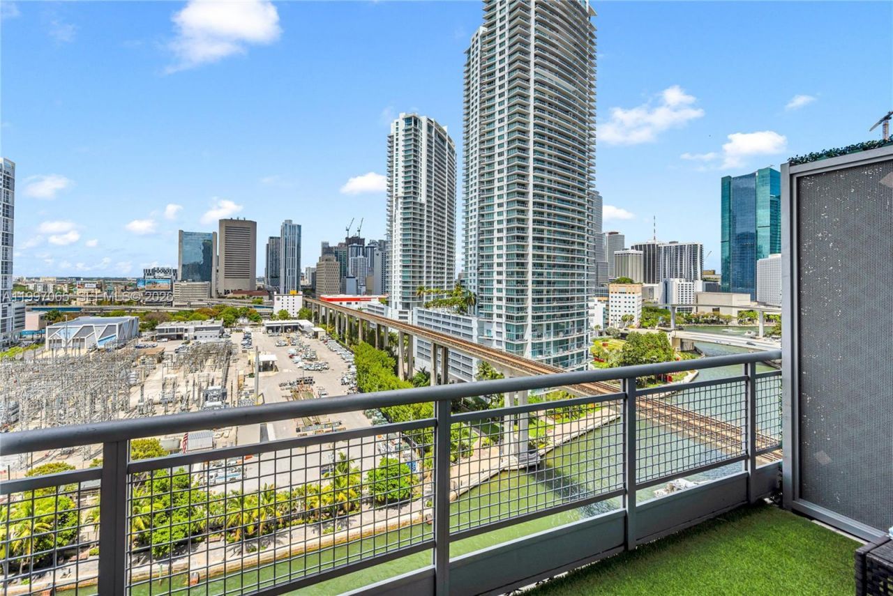 690 SW 1st Ct, Unit 1709, Miami, FL 33130 Photo