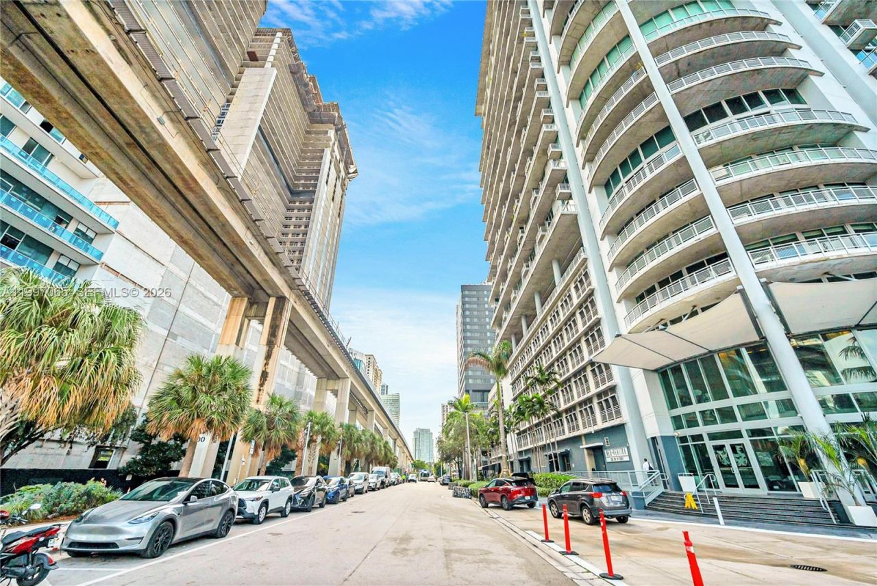 690 SW 1st Ct, Unit 1709, Miami, FL 33130 Photo