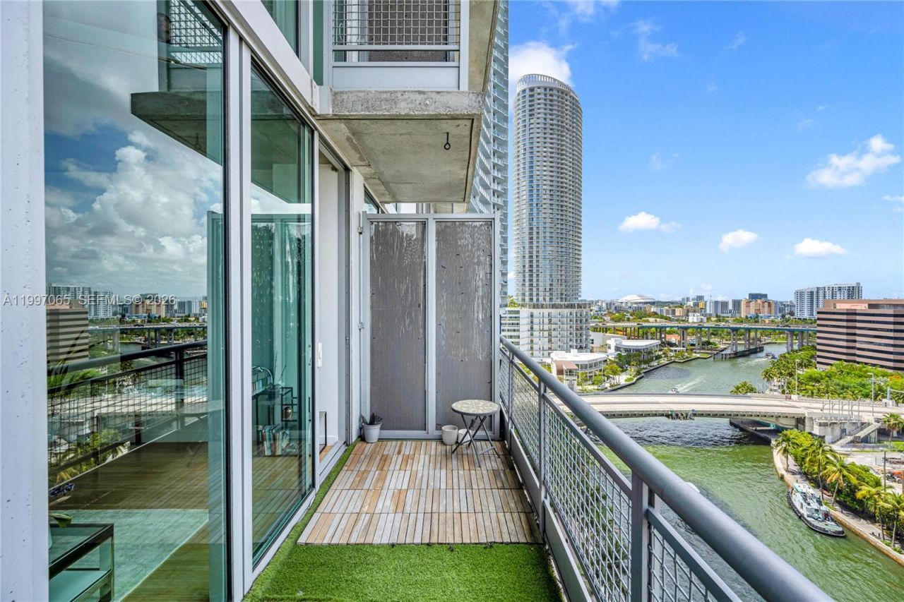 690 SW 1st Ct, Unit 1709, Miami, FL 33130 Photo