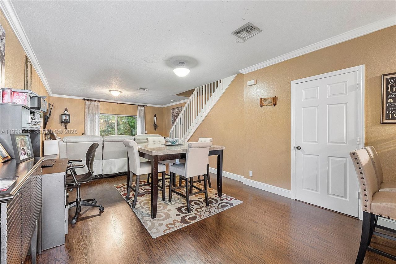 7659 Tamarac Island Circle, Tamarac, FL 33321 Photo