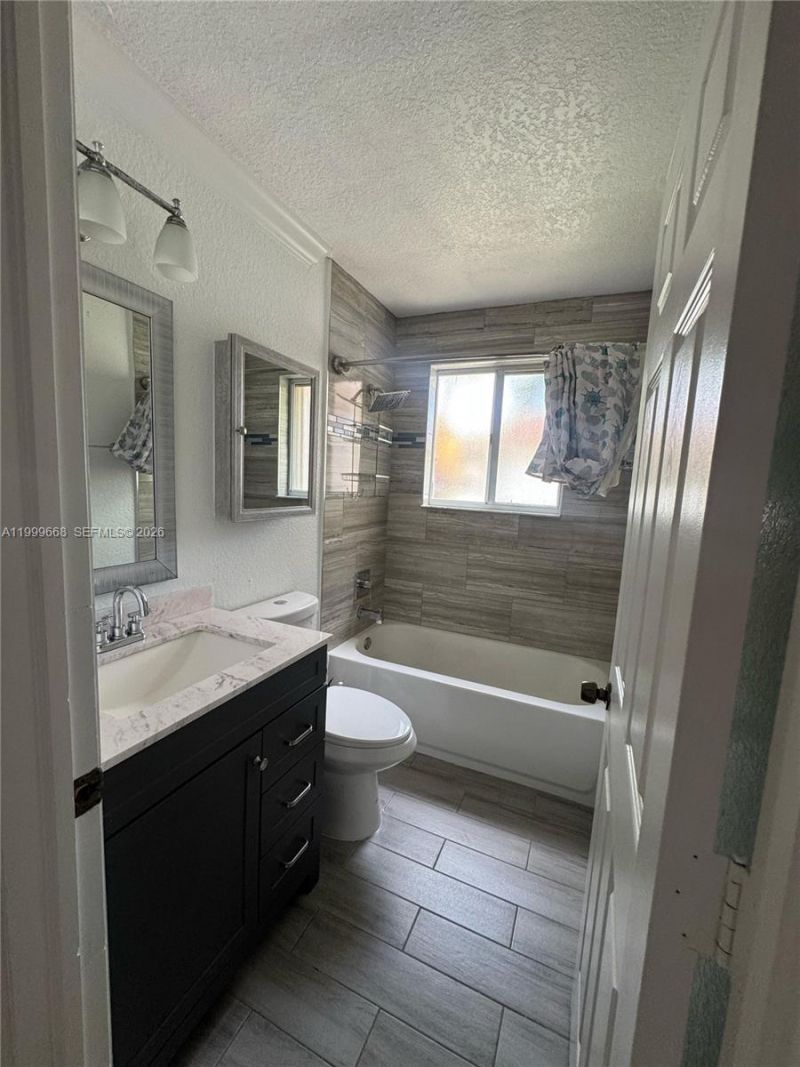 7659 Tamarac Island Circle, Tamarac, FL 33321 Photo