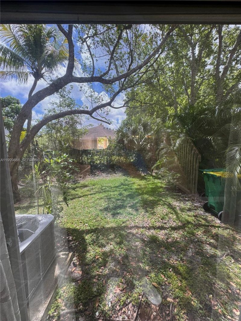 7659 Tamarac Island Circle, Tamarac, FL 33321 Photo