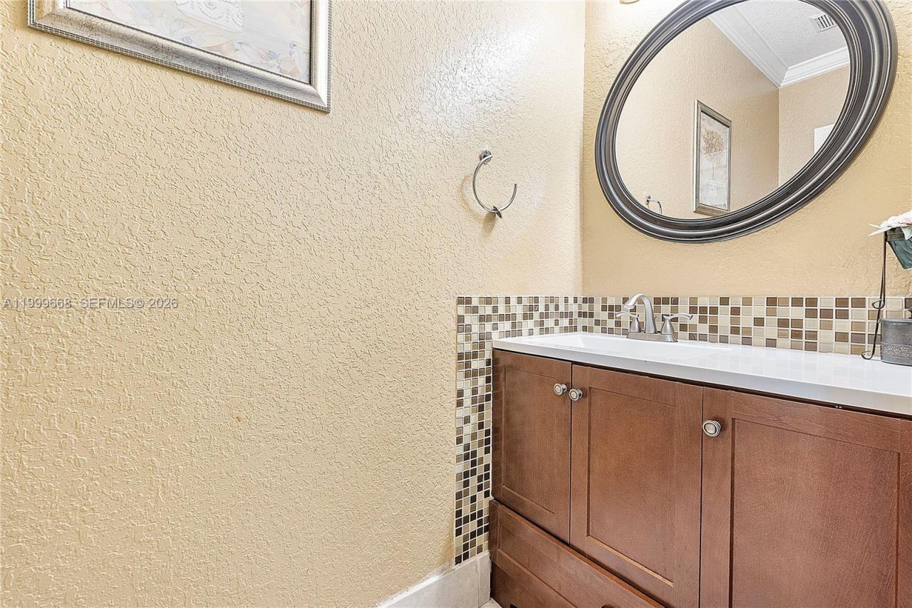 7659 Tamarac Island Circle, Tamarac, FL 33321 Photo