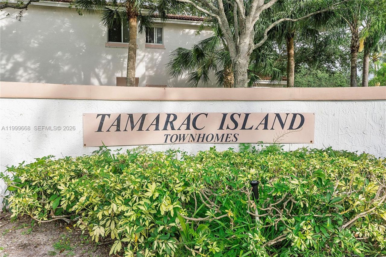 7659 Tamarac Island Circle, Tamarac, FL 33321 Photo