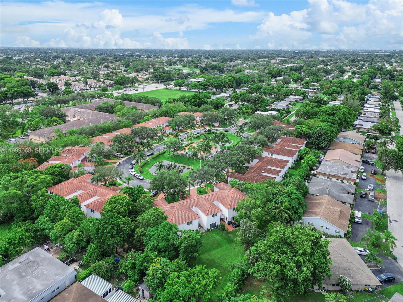 7659 Tamarac Island Circle, Tamarac, FL 33321 Photo