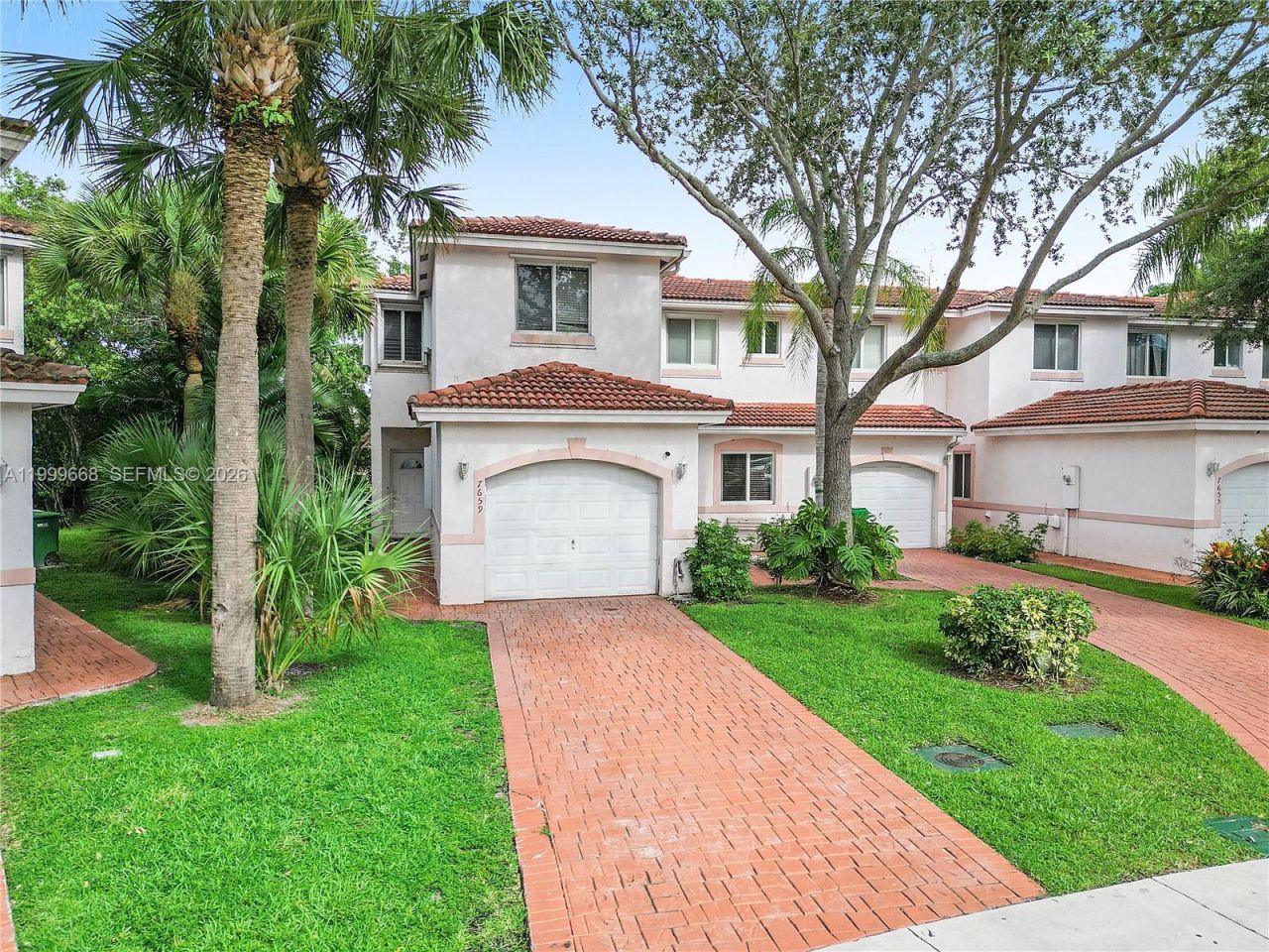 7659 Tamarac Island Circle, Tamarac, FL 33321 Photo