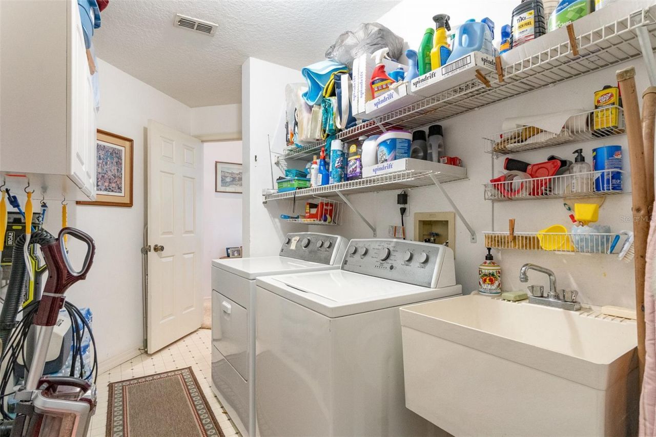 16730 Beauclaire Court, Tavares, FL 32778 Photo