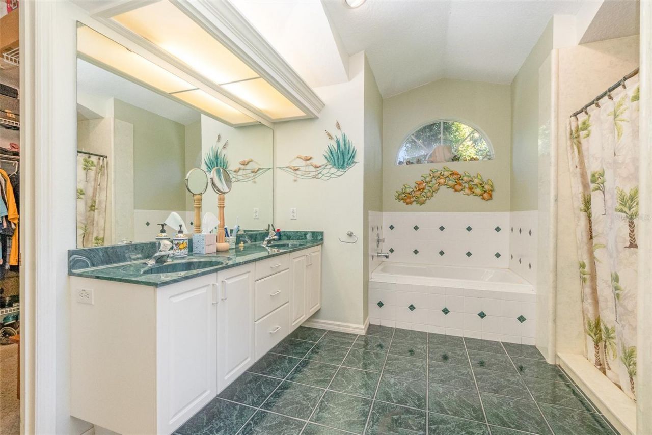 16730 Beauclaire Court, Tavares, FL 32778 Photo