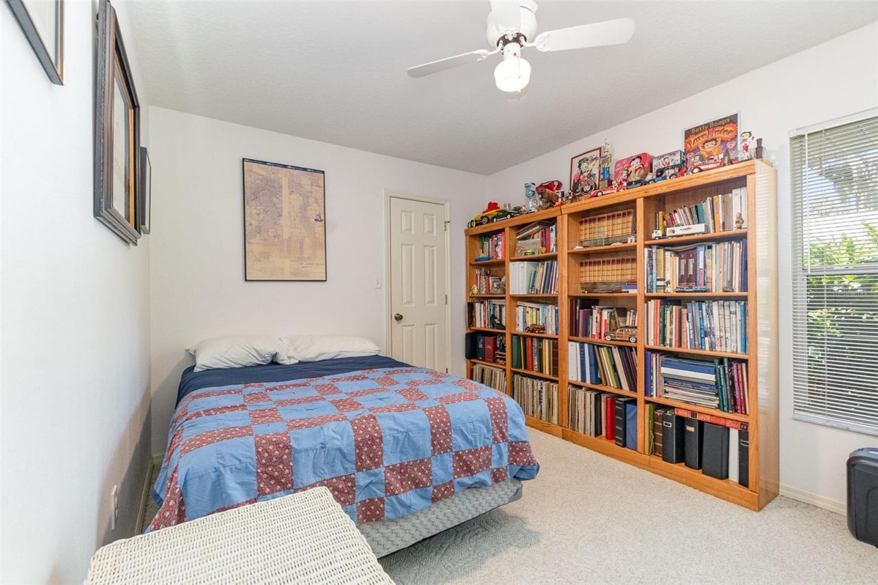 16730 Beauclaire Court, Tavares, FL 32778 Photo