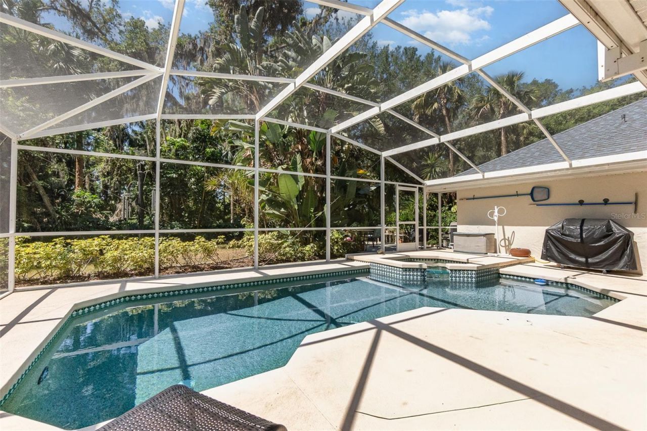 16730 Beauclaire Court, Tavares, FL 32778 Photo