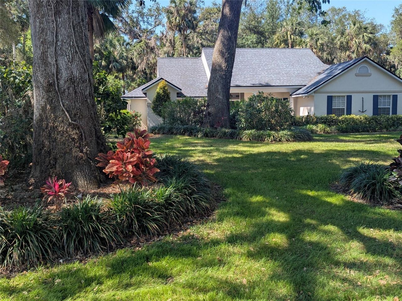 16730 Beauclaire Court, Tavares, FL 32778 Photo