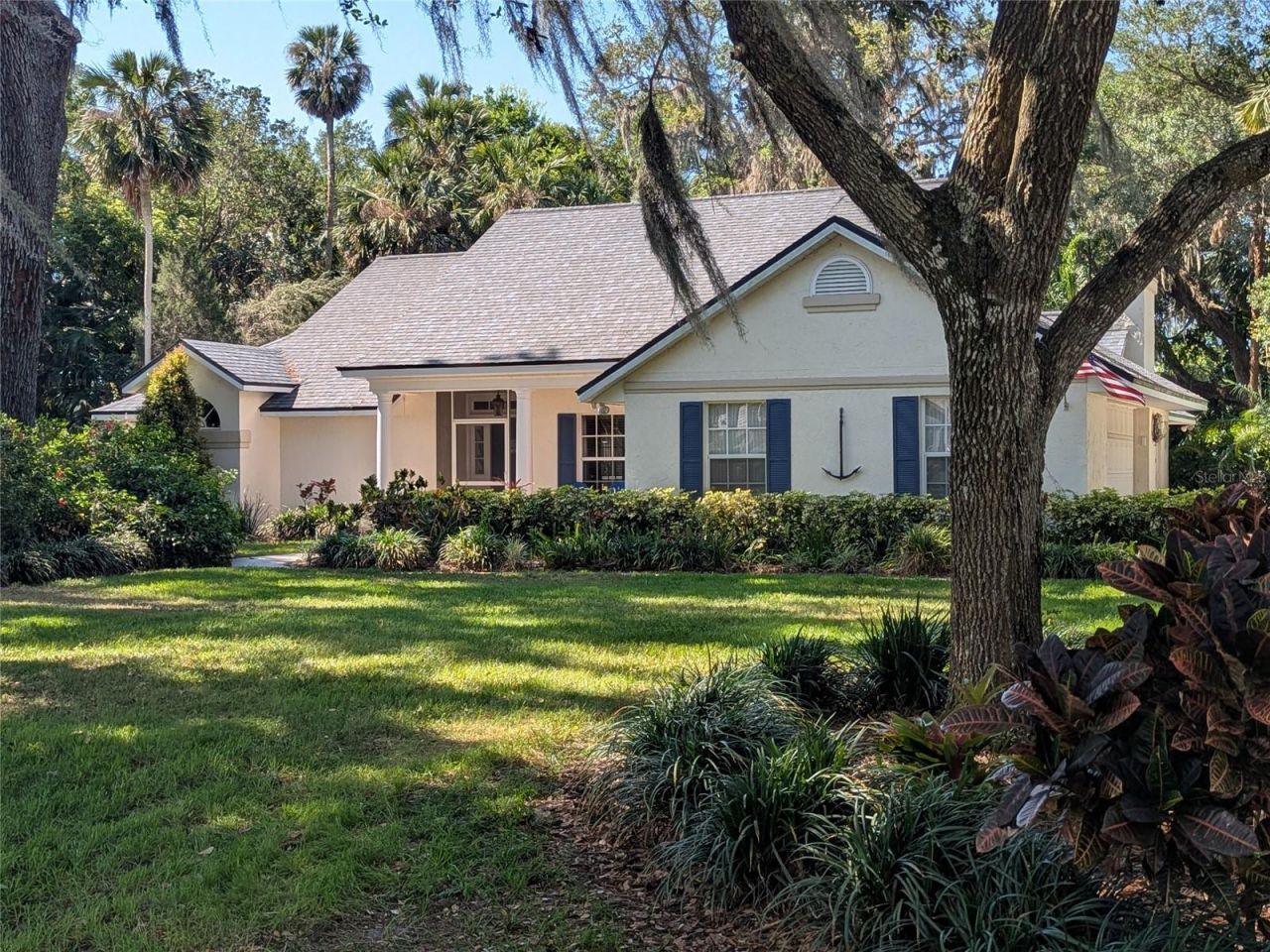 16730 Beauclaire Court, Tavares, FL 32778 Photo