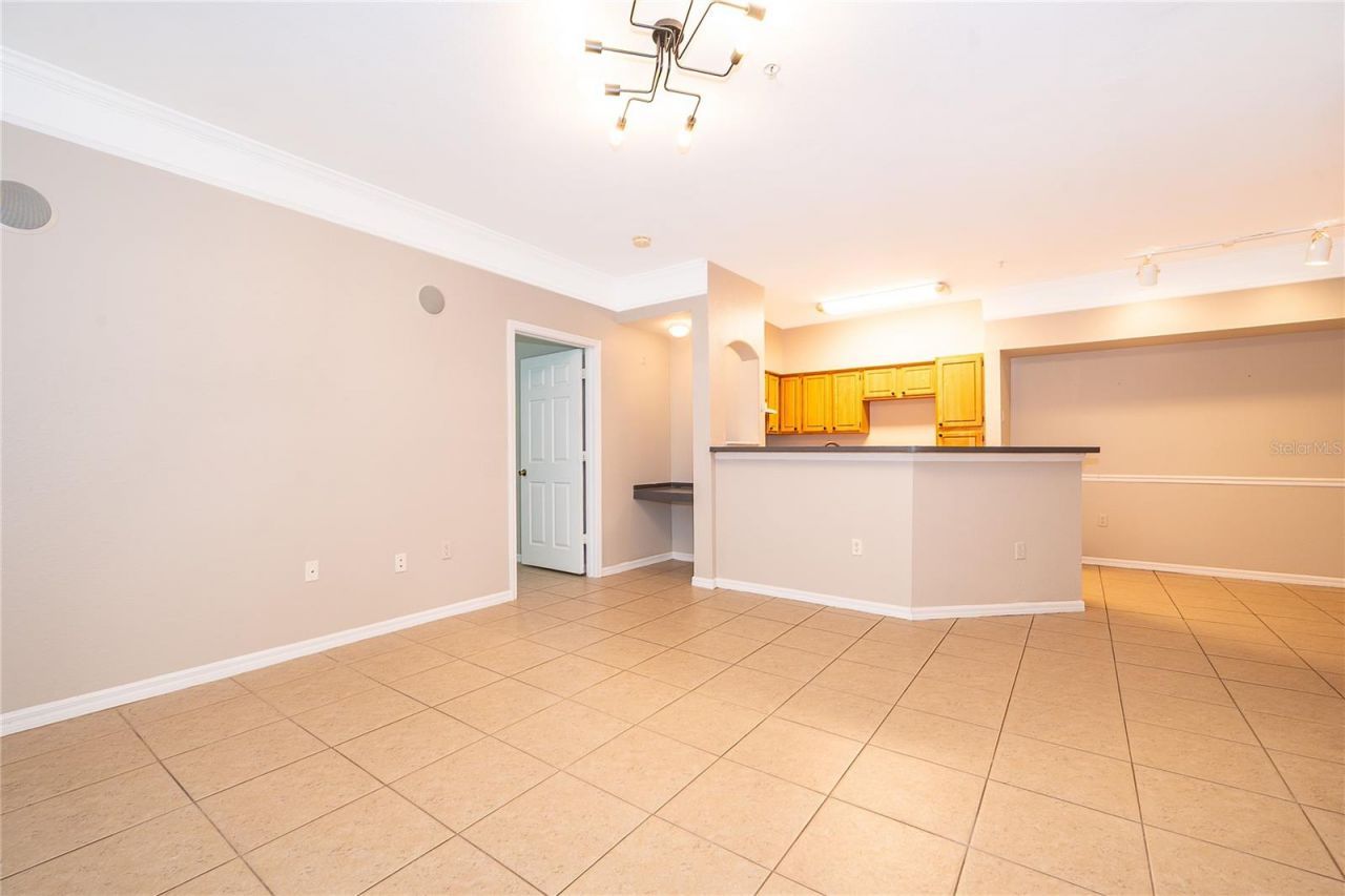 6663 Queens Borough Avenue, Unit 208, Orlando, FL 32835 Photo