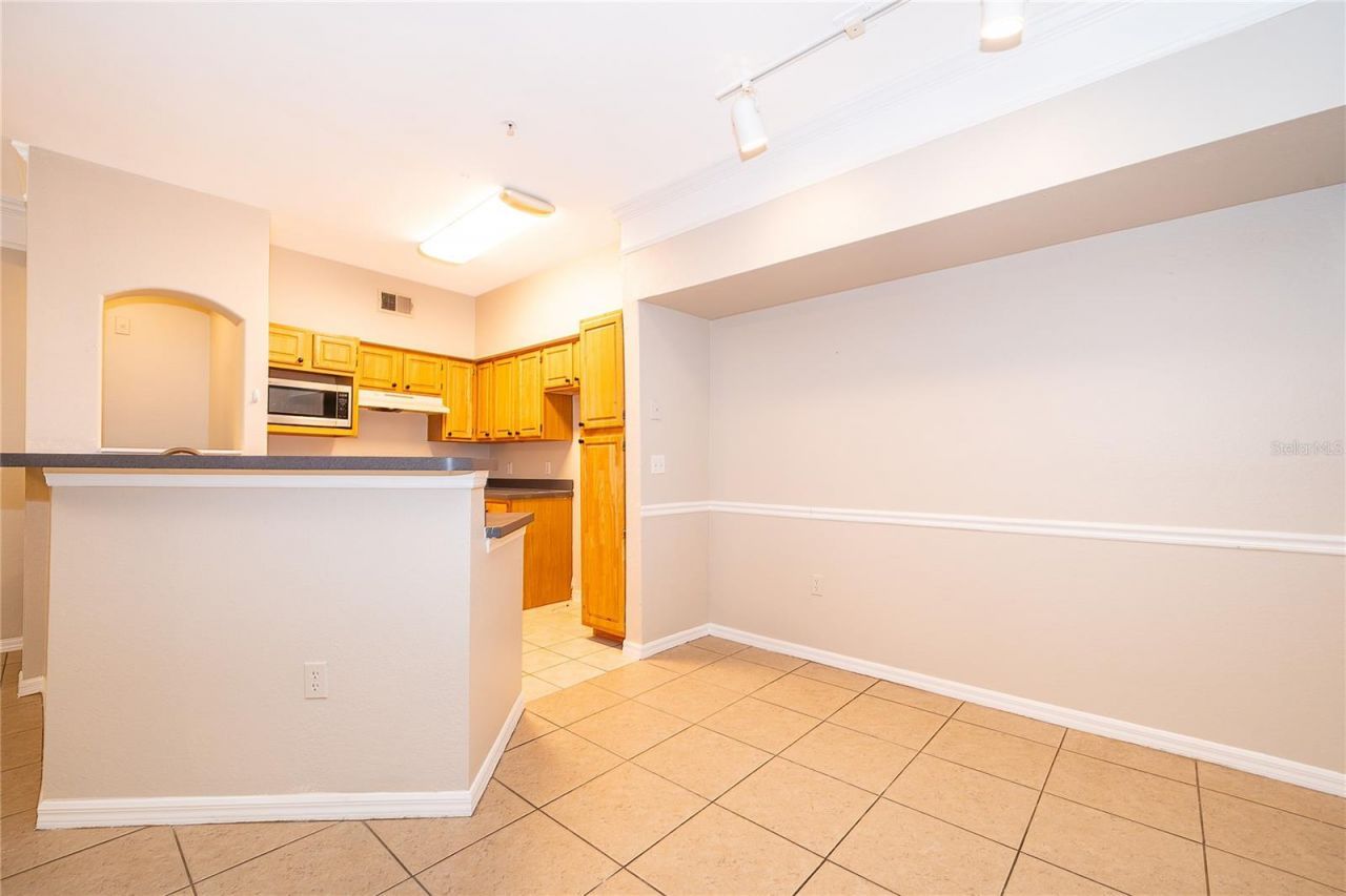 6663 Queens Borough Avenue, Unit 208, Orlando, FL 32835 Photo