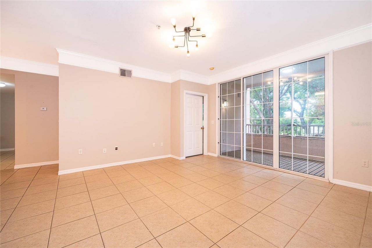 6663 Queens Borough Avenue, Unit 208, Orlando, FL 32835 Photo