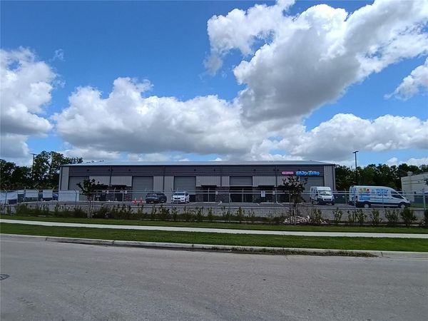 1800 CORPORATE CENTER LANE , PLANT CITY, FL 33563